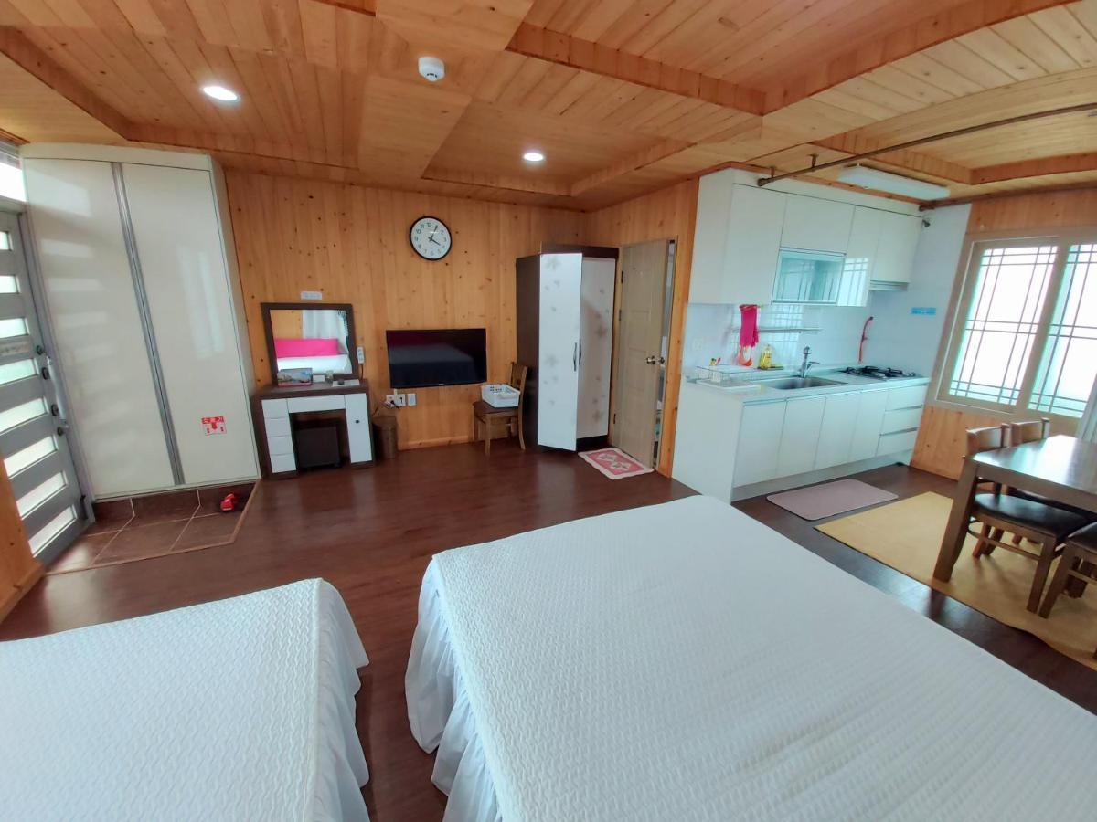 Hotel Feeling Good House à Jeju Extérieur photo