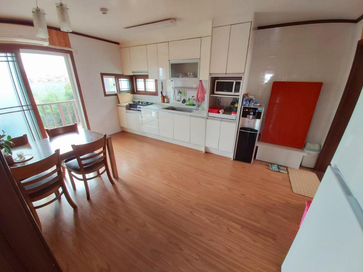 Hotel Feeling Good House à Jeju Extérieur photo