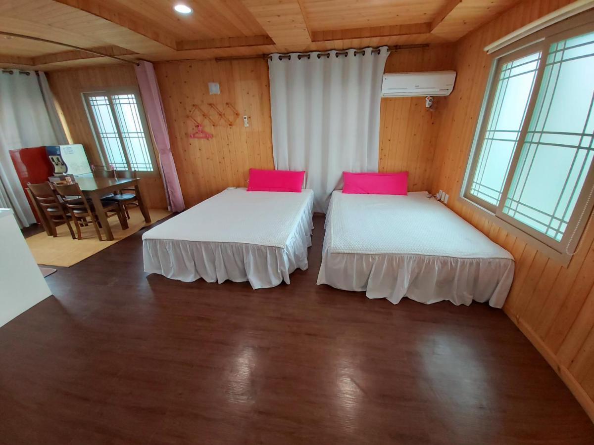 Hotel Feeling Good House à Jeju Extérieur photo