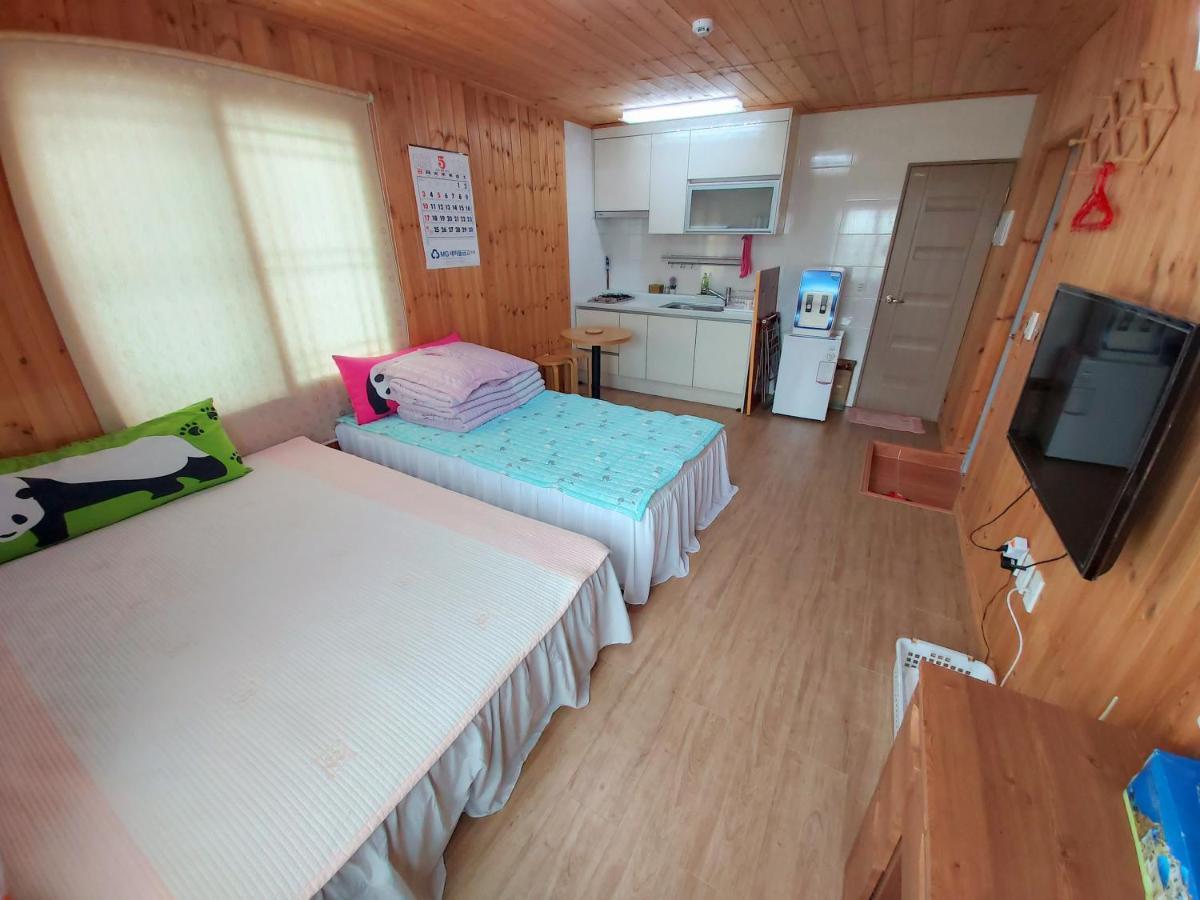 Hotel Feeling Good House à Jeju Extérieur photo