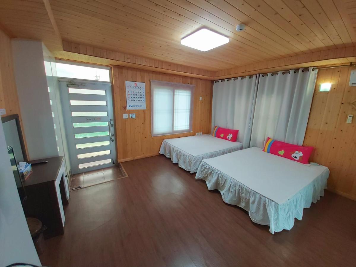 Hotel Feeling Good House à Jeju Extérieur photo