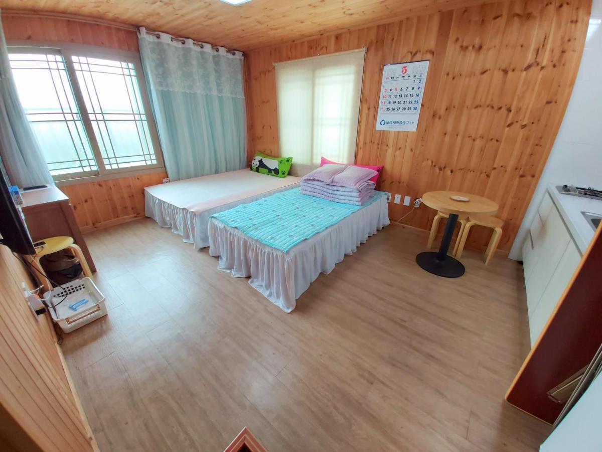 Hotel Feeling Good House à Jeju Extérieur photo