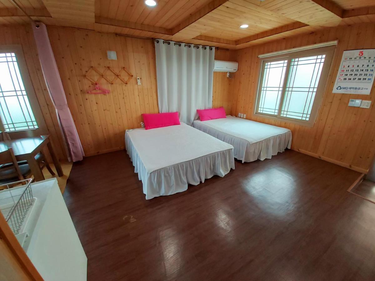 Hotel Feeling Good House à Jeju Extérieur photo